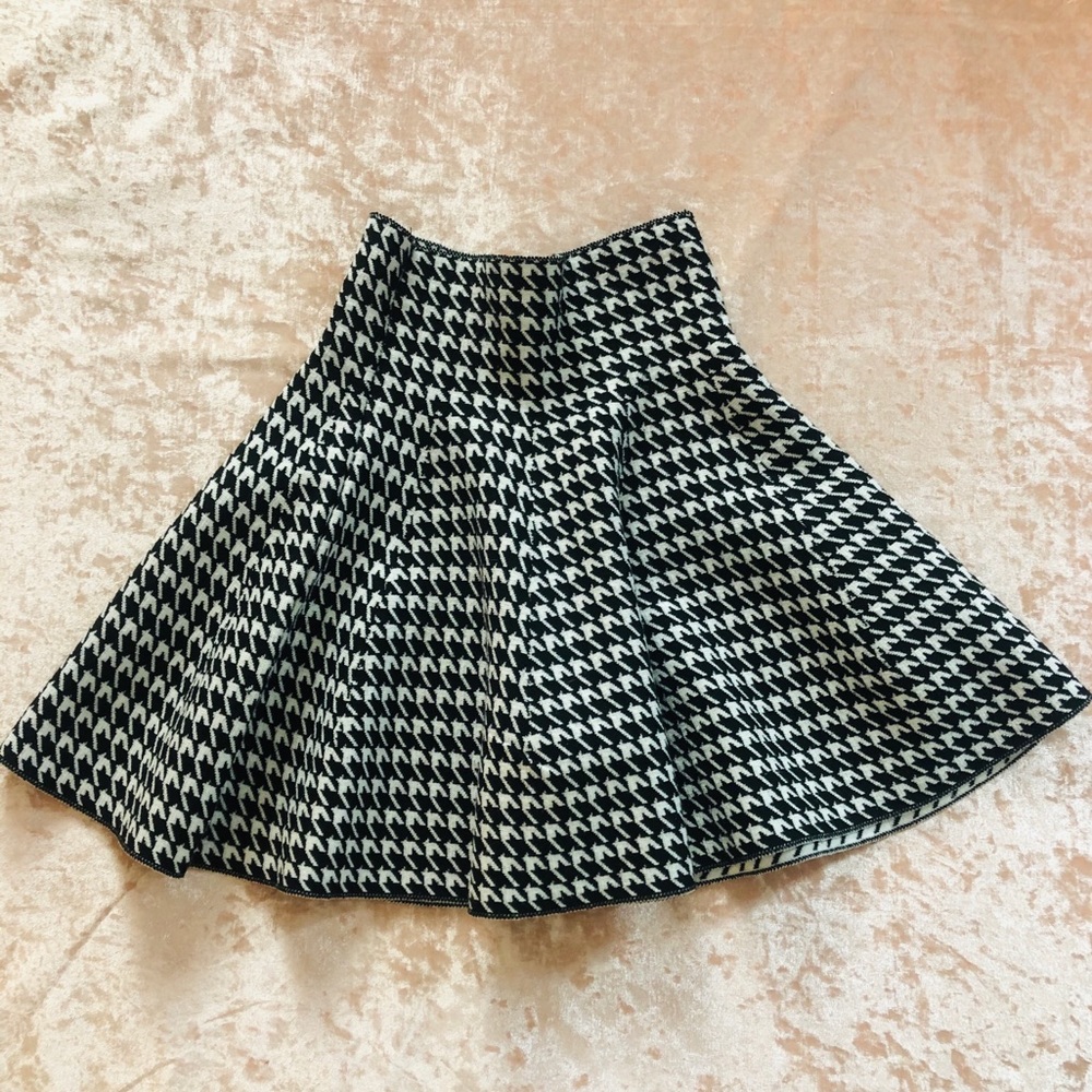 Black & White Skater Skirt 💓